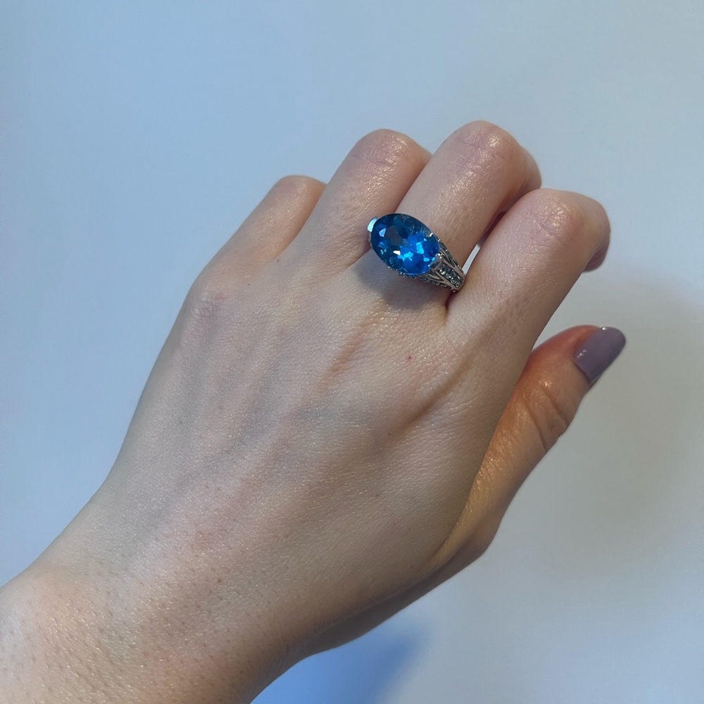 NWT 14K Gold Swiss Blue Topaz Gemstone Ring